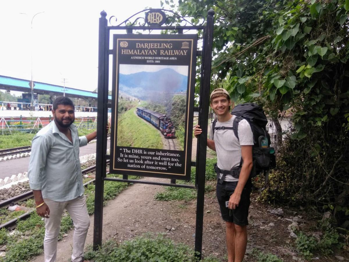 Atathi Niwas Guest House For Backpackers And Travellers Siliguri Exterior photo
